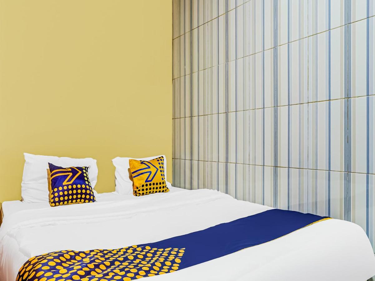 Spot On 91186 Losmen Yanti Hotel Bandung Eksteriør billede
