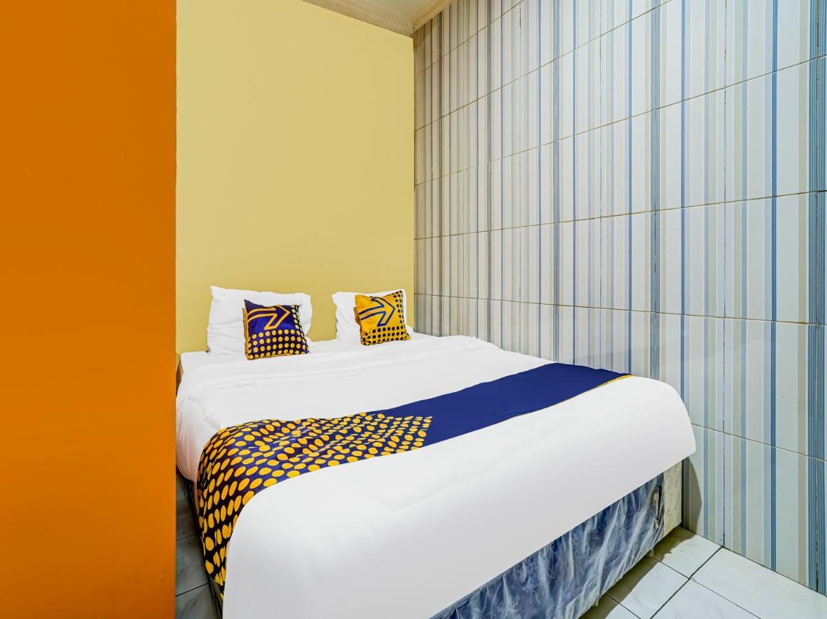Spot On 91186 Losmen Yanti Hotel Bandung Eksteriør billede